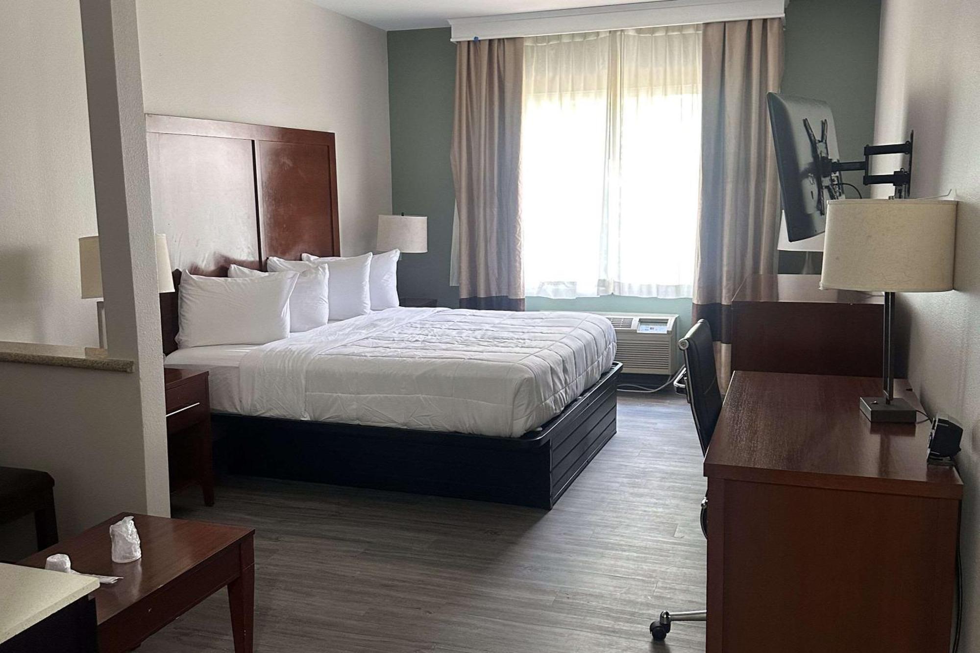 Quality Suites Waldorf Eksteriør billede