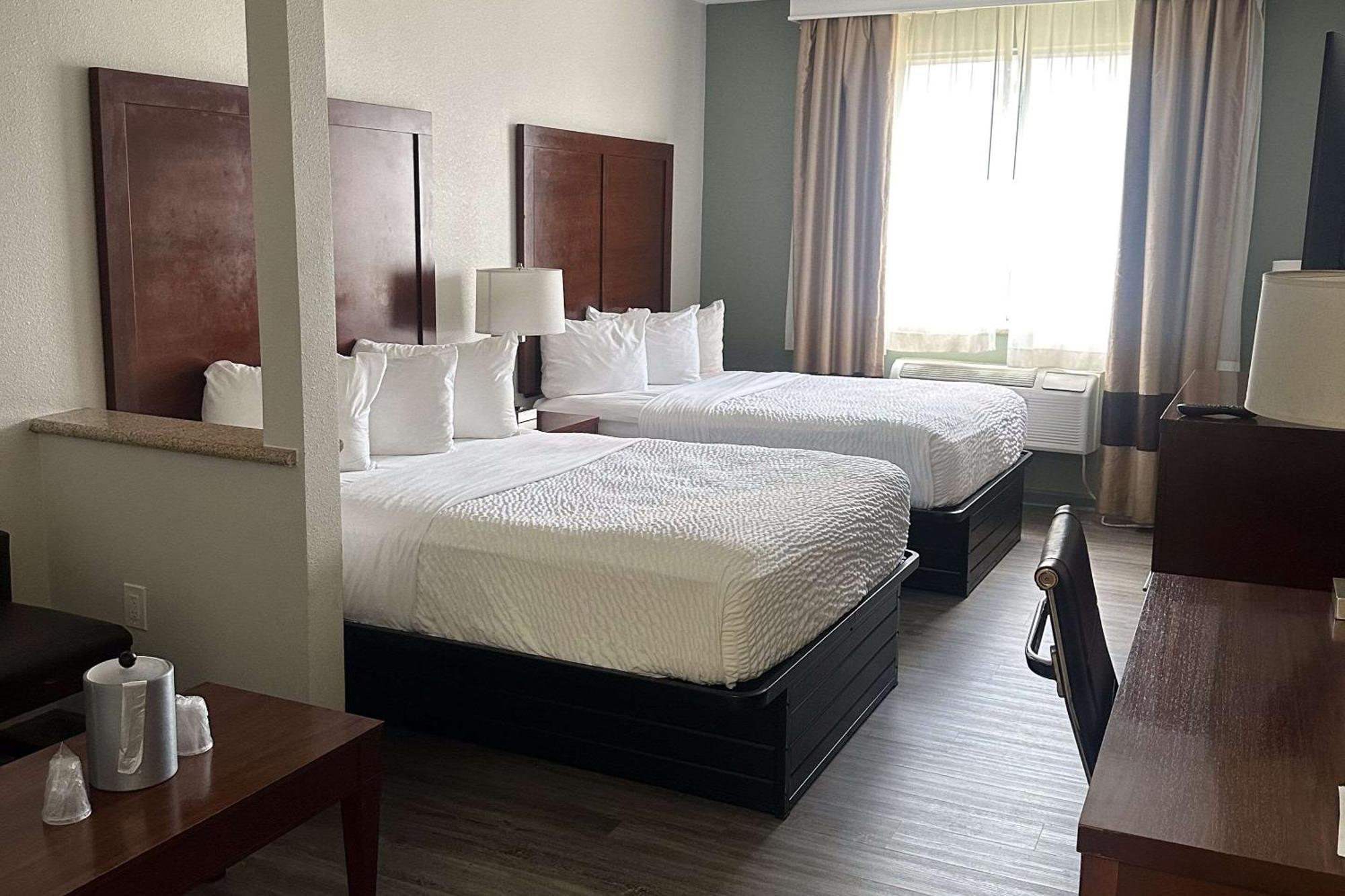 Quality Suites Waldorf Eksteriør billede