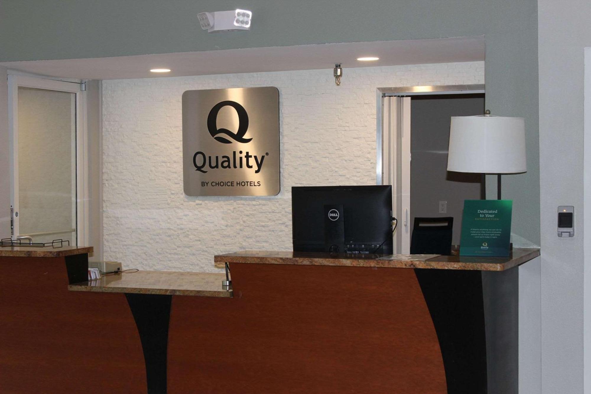 Quality Suites Waldorf Eksteriør billede