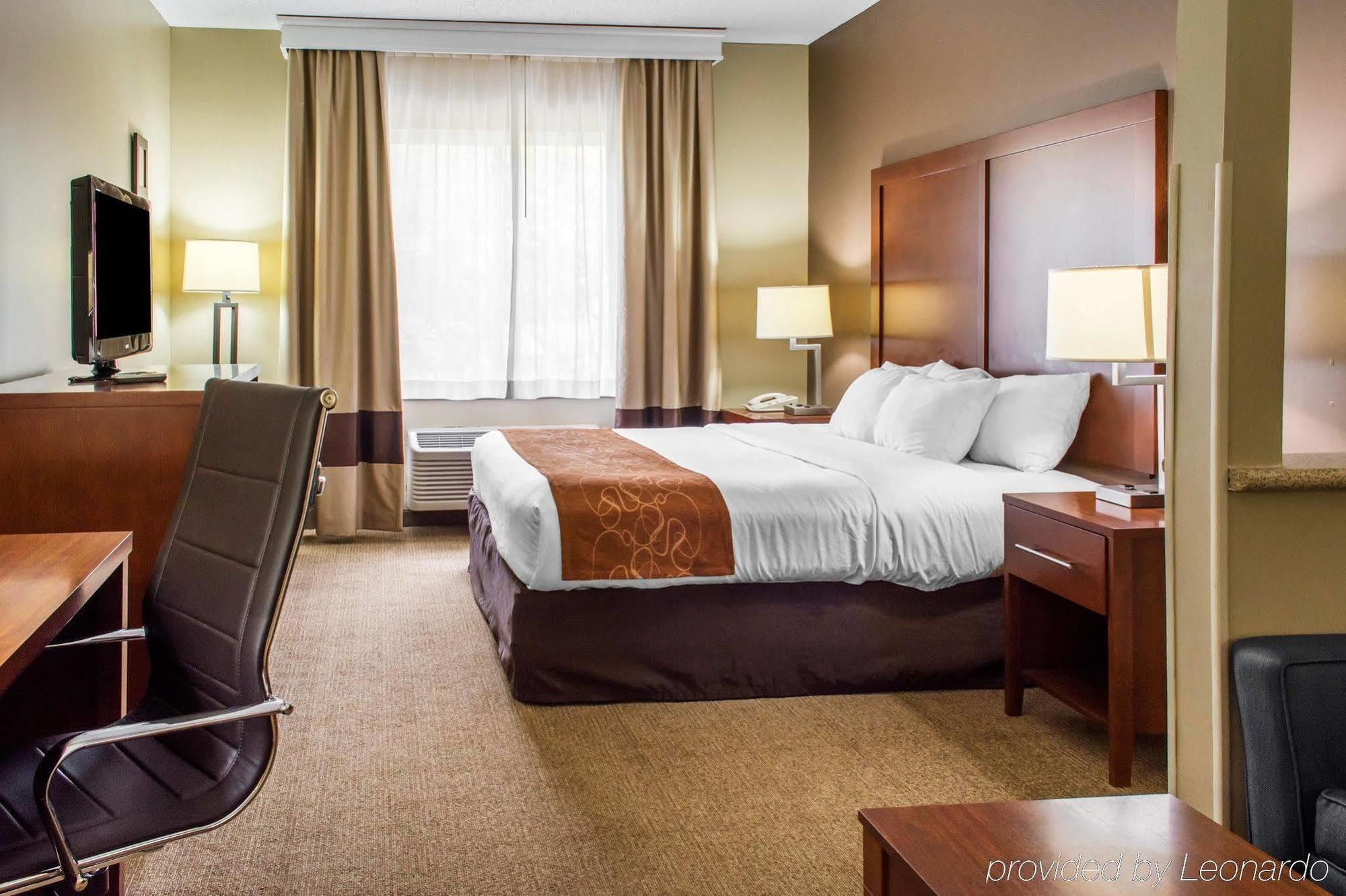 Quality Suites Waldorf Eksteriør billede